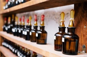 PRIMAVERA LIFE: Eine Duftrarität exklusiv bei PRIMAVERA: 30 Jahre gereiftes Vetiver Bourbon