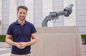 ZDF: Was die Welt besser macht: Mirko Drotschmann in "Terra X" über Frieden, Freiheit und Gerechtigkeit