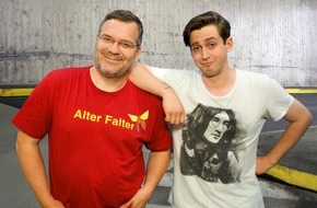 ZDF: Sketche, Promis, Parodien: Mit den ZDF-Produktionen "Elton!" und "Leider lustig" startet KiKA zweiteiligen Comedy-Sendeplatz im Herbst (FOTO)
