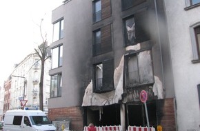 Polizei Köln: POL-K: 210111-14-K Zeugensuche nach Brand in Garage von Mehrfamilienhaus