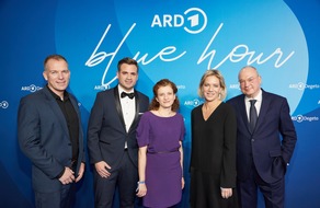 ARD Das Erste: Die BLUE HOUR: Stars, Kreative und Medienvertreter auf dem ARD Branchentreff zum Auftakt der 73. Berlinale