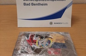 Bundespolizeiinspektion Bad Bentheim: BPOL-BadBentheim: Drogenschmuggler mit Kokain für rund 80.000 Euro an der Grenze festgenommen