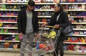 ZDF: Angekommen oder immer noch fremd? / "ZDF.reportage" über junge Flüchtlinge ein Jahr in Deutschland (FOTO)