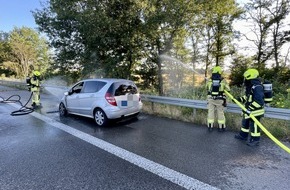 Freiwillige Feuerwehr Alpen: FW Alpen: Pkw-Brand auf der Autobahn 57