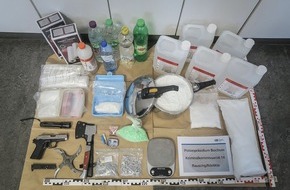Polizei Bochum: POL-BO: Drogenküche ausgehoben: Ermittler stellen 1.000 Ecstasy-Tabletten und chemische Grundstoffe sicher
