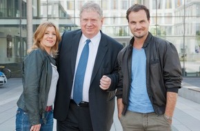 ZDF: Acht neue Fälle für den "Staatsanwalt" /  Zehnte Staffel der ZDF-Krimireihe mit Rainer Hunold (FOTO)
