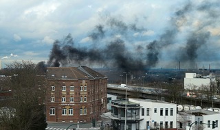 Feuerwehr Essen: FW-E: Brennt LKW auf dem Gelände des Frischezentrums