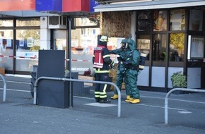 Feuerwehr Dortmund: FW-DO: 12.11.2021 - TECHNISCHE HILFELEISTUNG IN BODELSCHWINGH Weiße Substanz und beißender Geruch in Ladenlokal