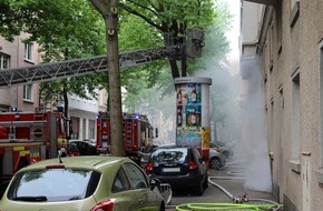 Feuerwehr Dortmund: FW-DO: Kellerbrand in einem fünfgeschossigen Wohnhaus, eine Mieterin verletzt.