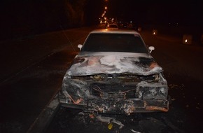 Polizei Rhein-Erft-Kreis: POL-REK: 201214-6: Zeugen bemerkten Fahrzeugbrände - Wesseling