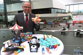 Spielwarenmesse eG: ToyAward zur Spielwarenmesse: Jury nominiert 12 Produkte / 271 Unternehmen reichen 491 Produkte für den ToyAward ein / Bekanntgabe der Gewinner am 28.01.2014 zur Eröffnungsfeier