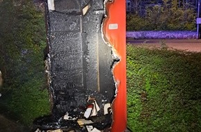 Feuerwehr Detmold: FW-DT: Bücherschrank brennt in Heiligenkirchen