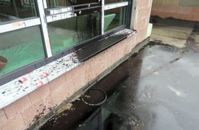 Kreispolizeibehörde Olpe: POL-OE: Fenstermodule mit Teer beschmiert