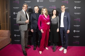 OUTLETCITY METZINGEN: Outletcity eröffnet Moxy Hotel und neues Welcome Center