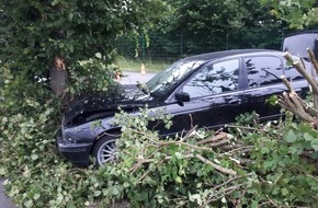 Freiwillige Feuerwehr Menden: FW Menden: Verkehrsunfall mit einer verletzten Person