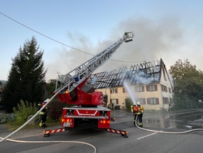 KFV Bodenseekreis: Feuerwehr löscht Großbrand