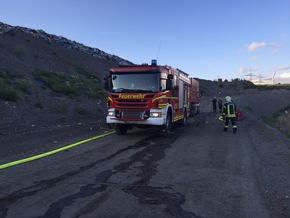 FW-GE: Feuer auf der Zentralen Mülldeponie an der Wiedehopfstrasse