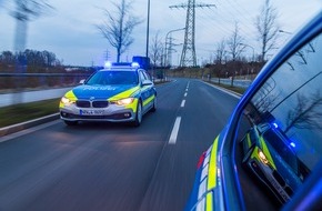 Polizei Mettmann: POL-ME: Größerer Polizeieinsatz ausgelöst: Betrunkener 16-Jähriger läuft über die Bahngleise - Velbert - 1911033