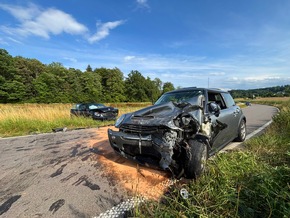 KFV Bodenseekreis: Verkehrsunfall bei Grasbeuren: Zwei Verletzte bei Frontalkollision