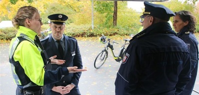 Kreispolizeibehörde Siegen-Wittgenstein: POL-SI: Innenministerium zu Besuch in der Kreispolizeibehörde Siegen-Wittgenstein - Gibt es das Projekt "Fahrrad-Pate" demnächst in ganz NRW? #polsiwi