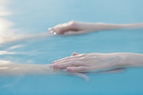 The Retreat at Blue Lagoon Iceland: Midnight Floating zum 30-jährigen Jubiläum der Blauen Lagune