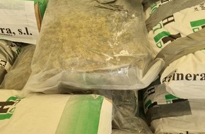 Polizei Düsseldorf: POL-D: Gemeinsame Pressemitteilung der ZeOS NRW, der Polizei Düsseldorf und der Zollfahndung Essen: Mehl und Marihuana - Ermittler stoppen Drogentransport - Tatverdächtiger in Untersuchungshaft