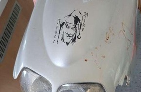 Polizeiinspektion G&ouml;ttingen: POL-G&Ouml;: (101/2026) Unbekanntes Kleinkraftrad f&auml;hrt gegen geparktes Auto: 5.500 Euro Schaden bei Unfallflucht in Bad Sachsa