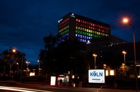 Zurich Gruppe Deutschland: ColognePride: Zurich leuchtet in Regenbogenfarben