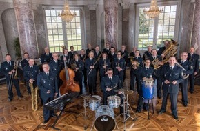 Hessisches Polizeipräsidium Einsatz: POL-HBPP: Polizeiorchester eröffnet Sportevent im Frankfurter Stadion und spielt die Nationalhymne beim German Bowl