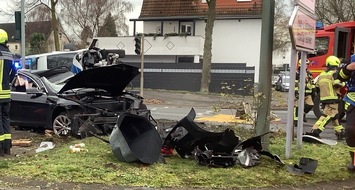 Feuerwehr Gelsenkirchen: FW-GE: Verkehrsunfall mit Todesfolge