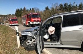 Kreisfeuerwehrverband Calw e.V.: KFV-CW: Zwei Schwerverletzte bei Frontalzusammenstoß auf der Kreisstraße bei Sulz am Eck