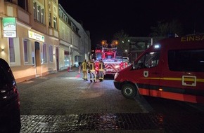Feuerwehr Datteln: FW Datteln: Buttersäure im Flur sorgt für Feuerwehreinsatz in der Stadt