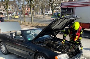 Feuerwehr Oberhausen: FW-OB: Brennender PKW auf Tankstellengelände in Oberhausen-Schmachtendorf