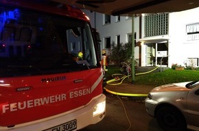 Feuerwehr Essen: FW-E: Zimmerbrand in Mehrfamilienhaus, ältere Dame verstorben