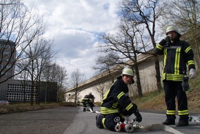 FW-AR: 16 neue Einsatzkräfte verstärken die Arnsberger Feuerwehr