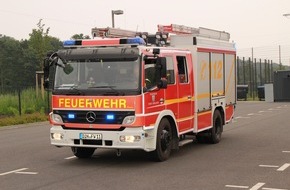 Feuerwehr Dinslaken: FW Dinslaken: Gemeldeter Dachstuhlbrand im Krankenhaus.