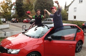 Skoda Auto Deutschland GmbH: Rallye-Pilot Sepp Wiegand übergibt SKODA Rapid Spaceback an Gewinner der ,DON'T DRINK AND DRIVE'-Initiative (FOTO)