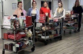 Amplifon: Amplifon Mitarbeiter*innen erfüllen Weihnachtswünsche von Senior*innen