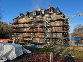 FW-Velbert: Brand im Herrenhaus des Schloss Hardenberg