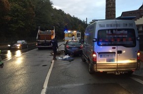 Polizeipräsidium Westpfalz: POL-PPWP: Motorradfahrer von Lkw überrollt