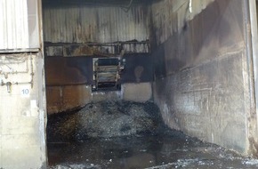 Polizeipräsidium Einsatz, Logistik und Technik: PP-ELT: Brand einer Lagerhalle mit "Schredderschrott"