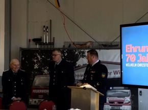 FW-AUR: Besondere Ehrung f&uuml;r 70 Jahre Feuerwehrmitgliedschaft