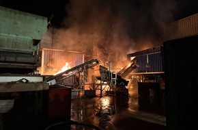 Kreisfeuerwehrverband Sigmaringen: KFV Sigmaringen: Brand in Entsorgungsbetrieb in Herbertingen