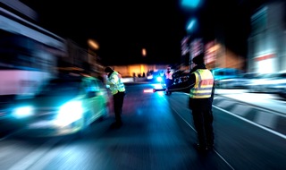 Landespolizeidirektion Saarland: POL-SL: Nach Verfolgungsfahrt von Saarlouis nach Dillingen / Polizei sucht m&ouml;gliche Gesch&auml;digte und leitet mehrere Strafverfahren gegen 26-J&auml;hrigen ein