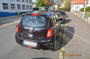 Polizeiinspektion Hameln-Pyrmont/Holzminden: POL-HM: Unfallflucht auf Discounter Parkplatz - Zeugen gesucht