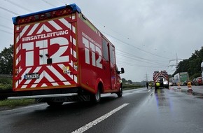 Feuerwehr Gladbeck: FW-GLA: Verkehrsunfall mit 3 LKW und Kleintransporter