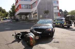 Polizei Rheinisch-Bergischer Kreis: POL-RBK: Bergisch Gladbach - Vorfahrt eines Leichtkraftrades missachtet: Fahrerin schwerverletzt