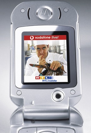 CeBIT 2005: Vodafone startet mit UMTS, Festnetz-Alternativen und Auslandstelefonie durch