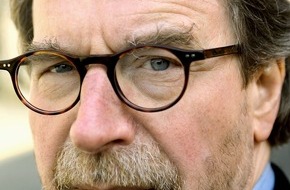 AZ Medien AG: Klaus Merz erhält Aargauer Kulturpreis 2005