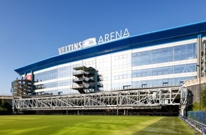 Brauerei C. & A. VELTINS GmbH & Co. KG: Vor 20 Jahren wurden Namensrechte übernommen / Schriftzug der Veltins-Arena strahlt weithin ins Revier und steht für Schalker Gastlichkeit